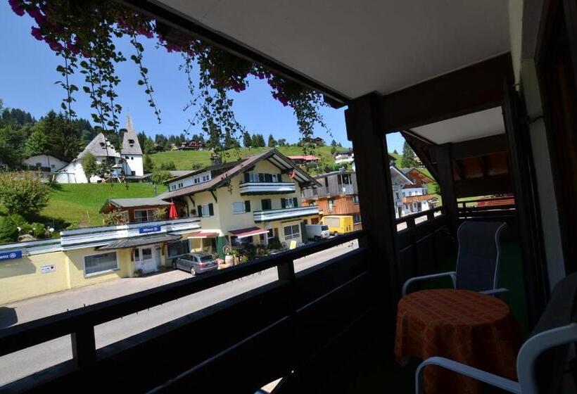 Апартаменты 1 Спальня с Балконом, Alp Chalet