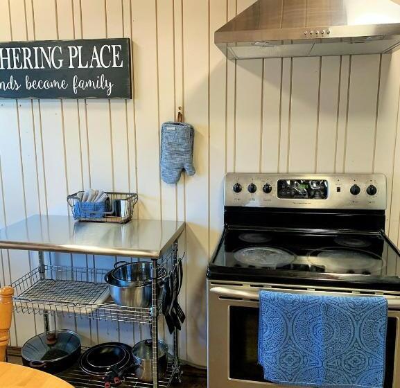 Семейный Номер, Breakers Boutique Inn