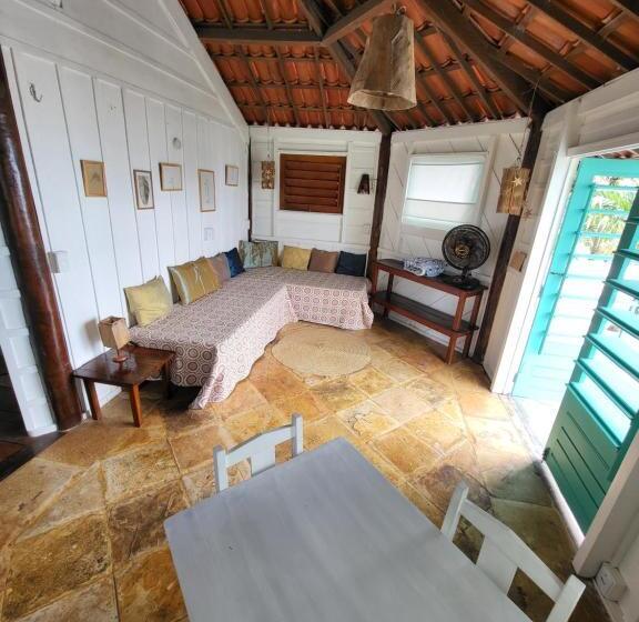 Семейное Бунгало, The Spot   Beachfront Sports Pousada