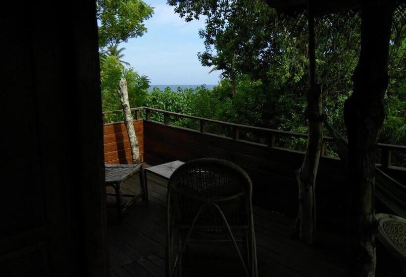 اتاق خانوادگی با چشم‌انداز دریا, Cinnabar Resort