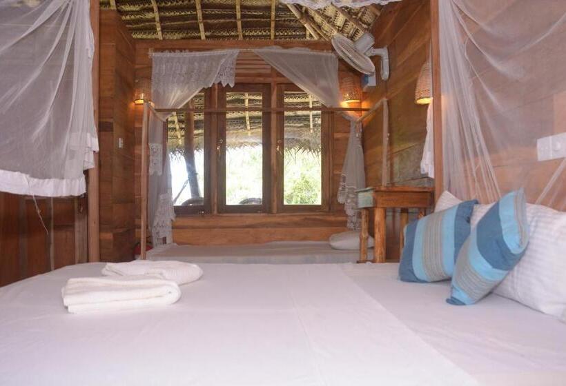 اتاق خانوادگی با چشم‌انداز دریا, Cinnabar Resort