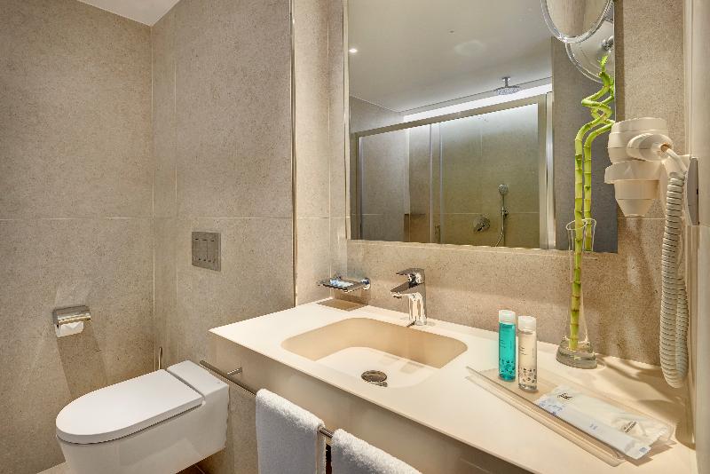 Номер Стандарт Вид на Бассейн, Hipotels Bahia Cala Millor - Adults Only