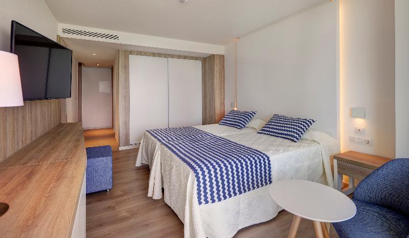 Номер Стандарт Вид на Бассейн, Hipotels Bahia Cala Millor - Adults Only