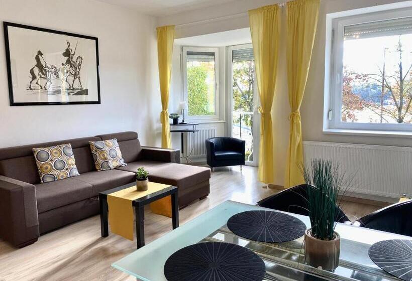Апартаменты 2 Спальни, Bellevue Vendégház 2