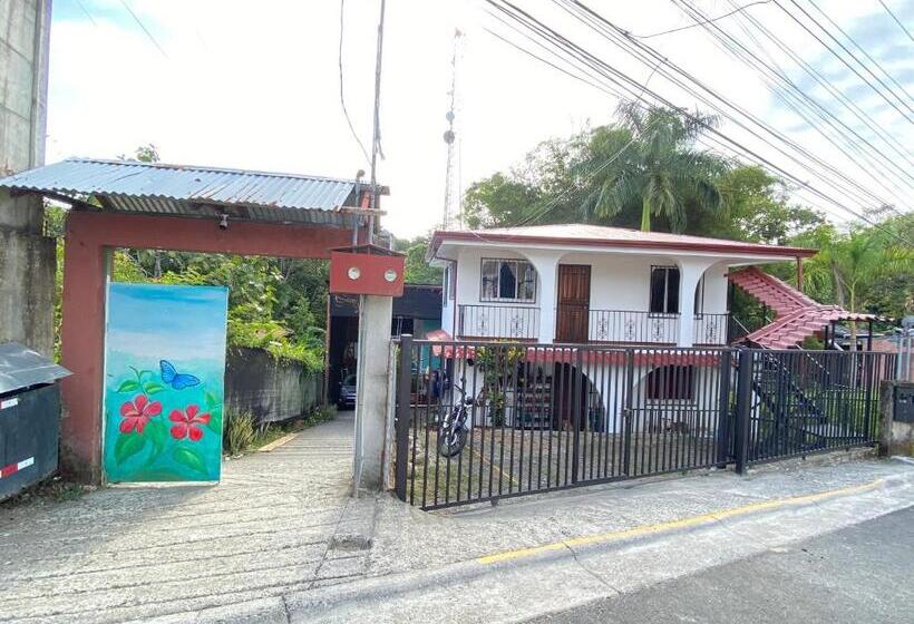 Семейный Номер, Blue Morpho House B&b