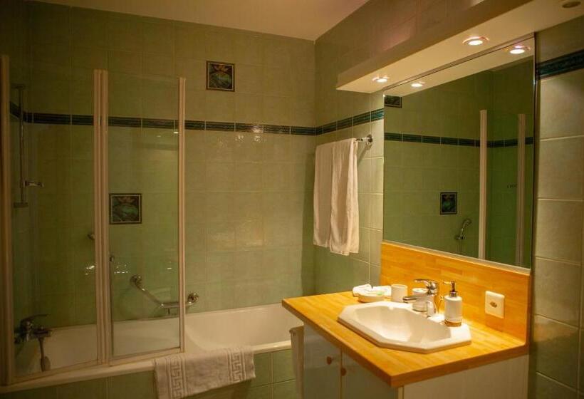 Номер Стандарт, Hôtel De L Ours
