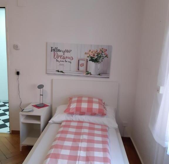 Номер Стандарт Совместная Ванная, Good Bed Reiden