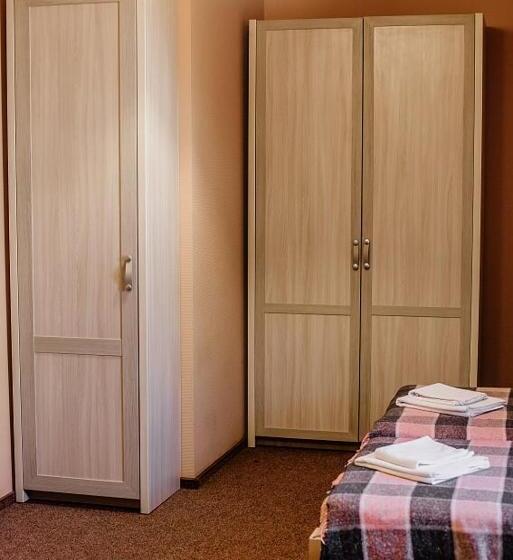 Economy Triple Room, Guest House Arkhistratyg