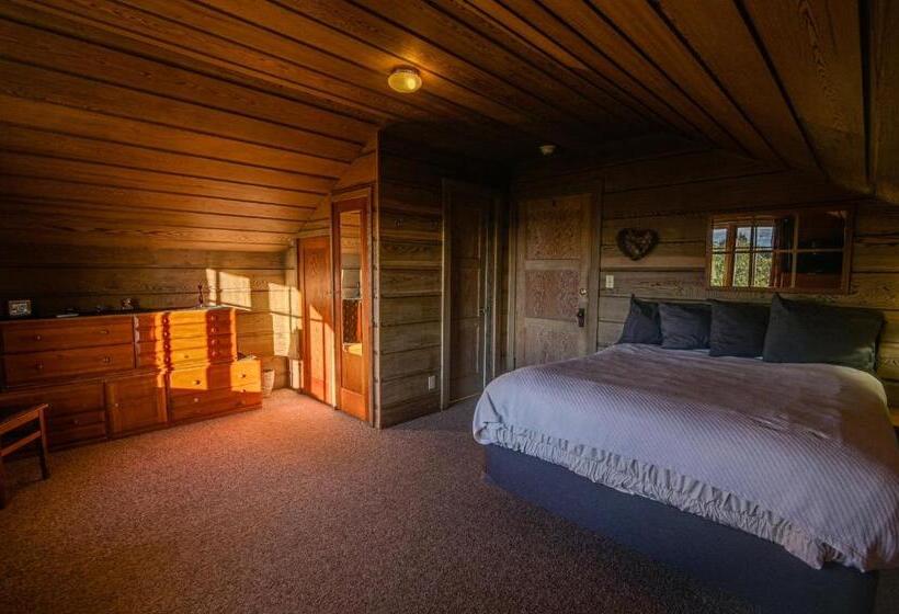 Номер Стандарт Вид на Море, The Captains Quarters