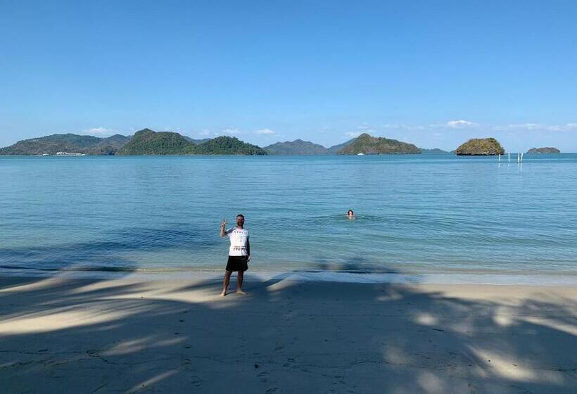 غرفة قياسية, Wild Pasir Panjang
