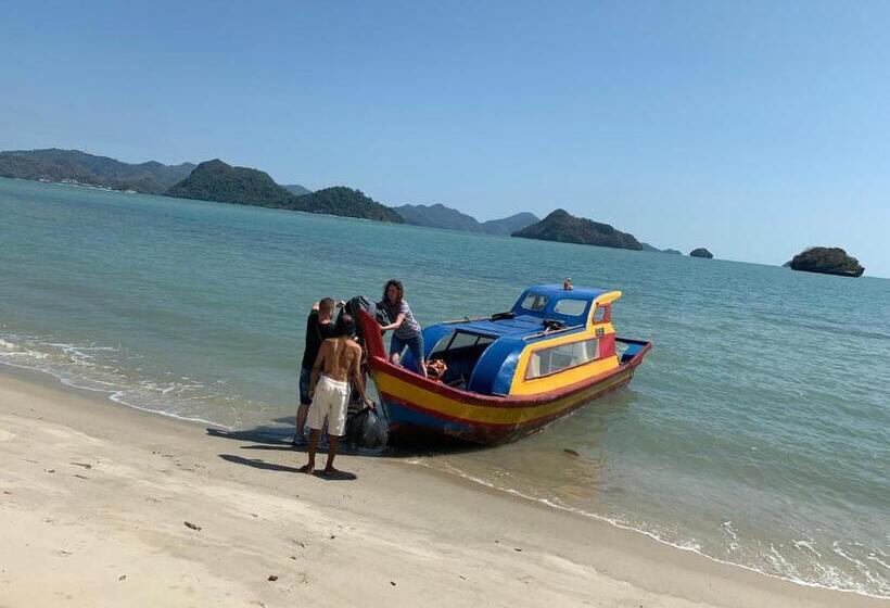 غرفة قياسية, Wild Pasir Panjang
