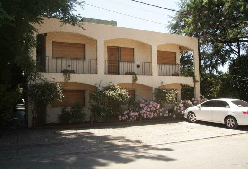 סוויטה, Apart Hotel Sahara