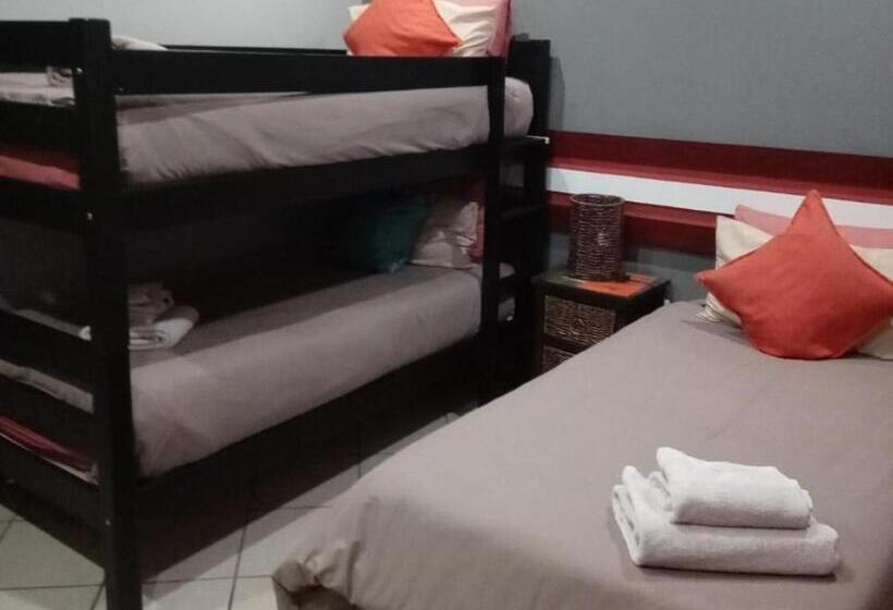 Номер Стандарт Трехместный, Grand Central Guesthouse