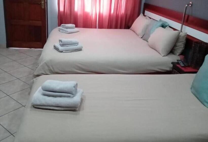 Трехместный Номер Базовый, Grand Central Guesthouse