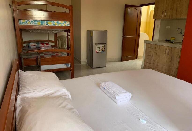 Номер Стандарт Трехместный, Hostal Costa Azul