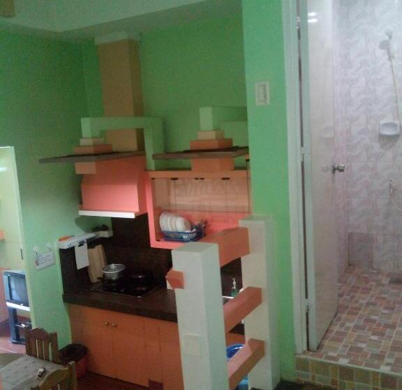 스탠다드 방갈로, Gomez Guest House