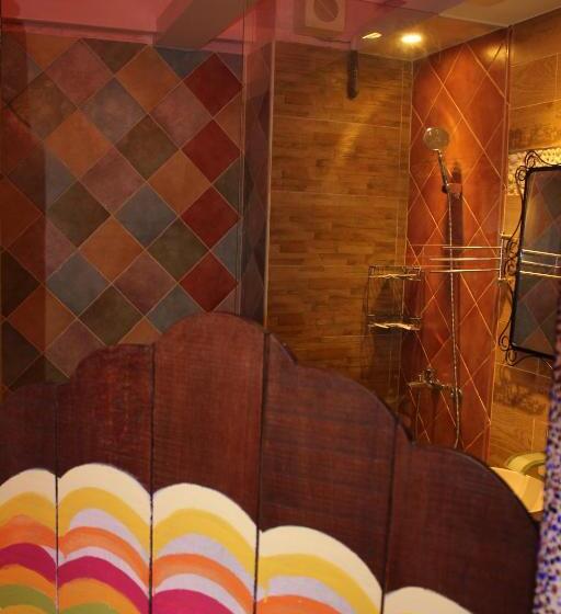 اتاق خانوادگی, Hi Young Castle