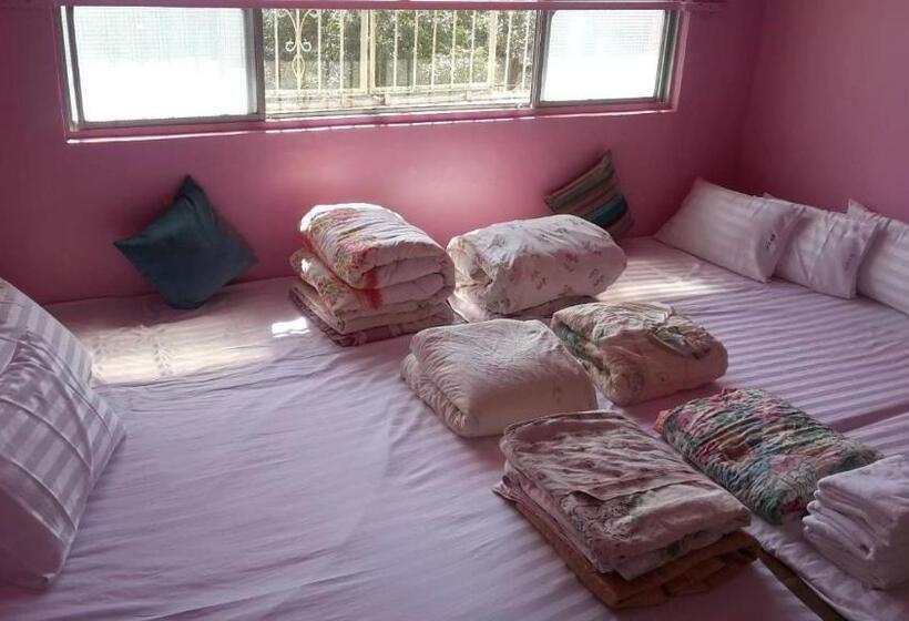 بنگله خانوادگی, Hi Young Castle