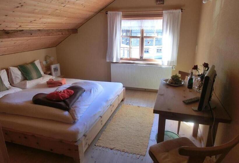 Номер Стандарт Вид на Горы, Naze`s Hus Mellau