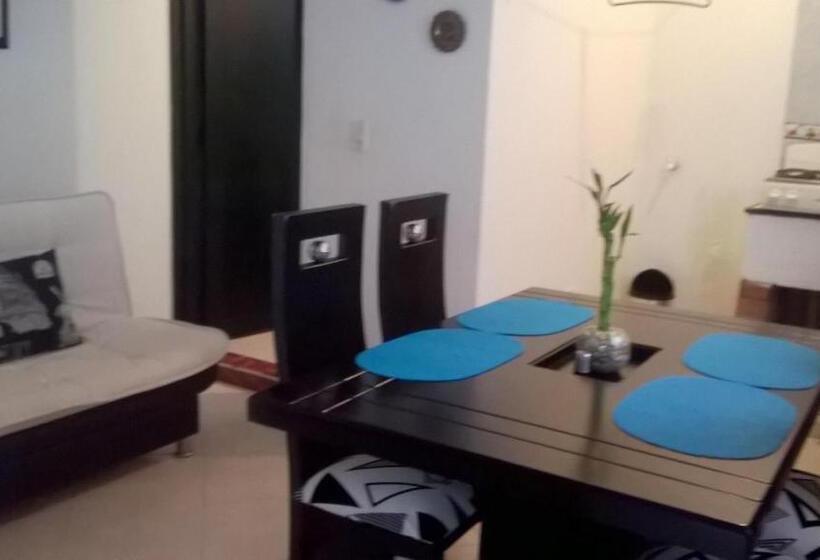 스탠다드 스튜디오, Casa De Huespedes Villa Hermosa