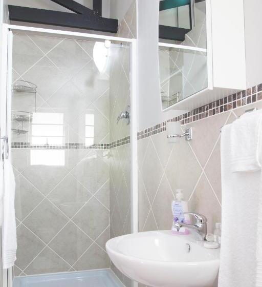 스탠다드 스튜디오, D Urbanmist Self Catering Guest House