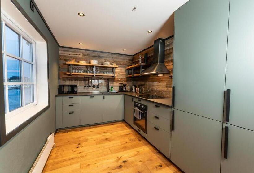 2 Bedroom Deluxe Apartment Sea View, Tobiasbrygga