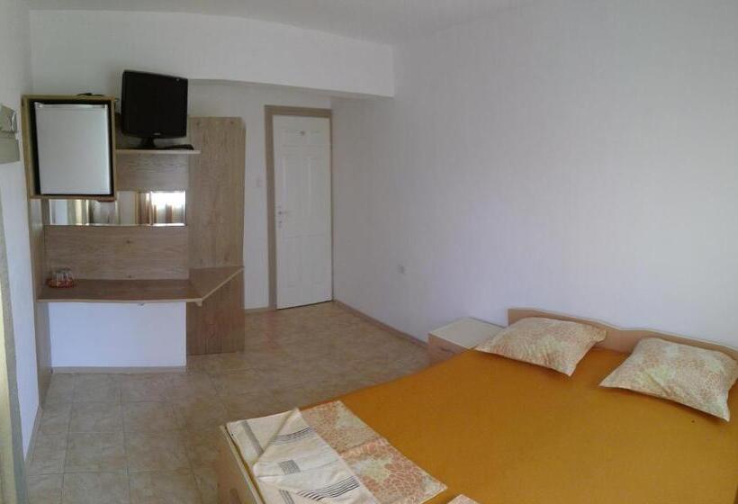 Номер Стандарт с Террасой, Eleonor Guest House