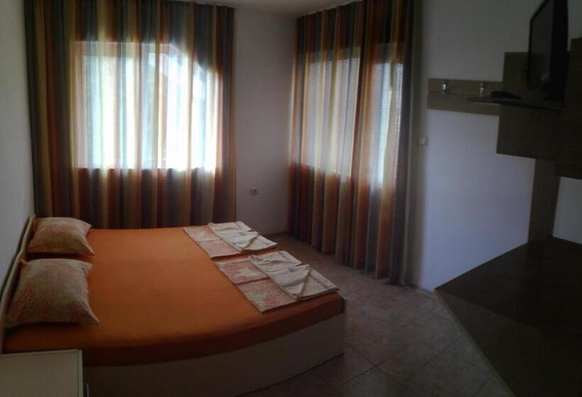 Номер Стандарт с Террасой, Eleonor Guest House