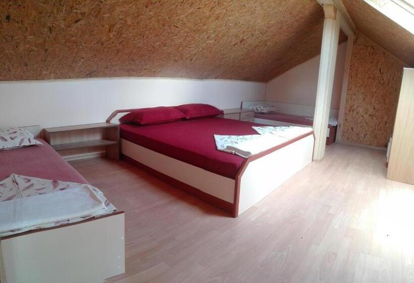 דירת חדר עם טרסה, Eleonor Guest House