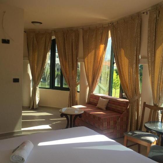 استودیوی لوکس, Guesthouse Liamra