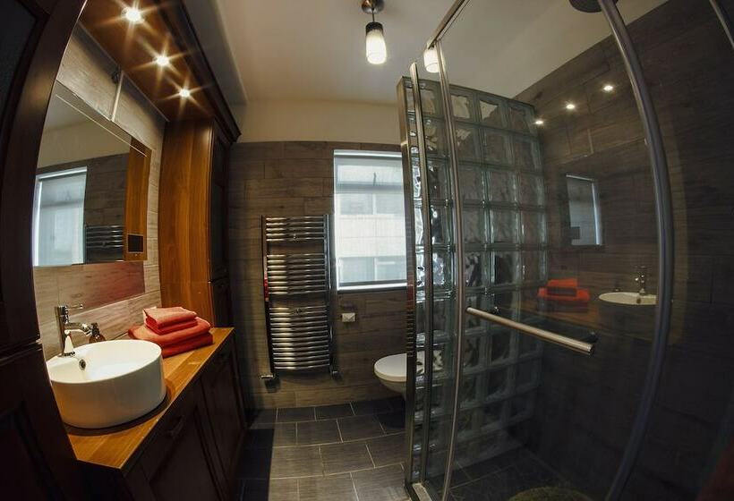 اتاق لوکس, Selfoss Apartments