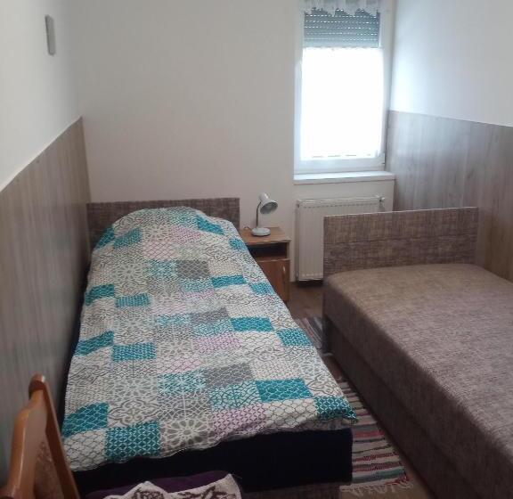 带共用浴室的标准房间, Budai Vám Apartmanház