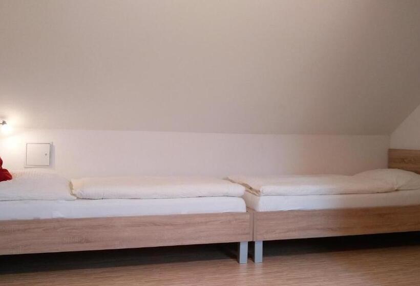 Family Suite, Pension & Reitstall Inghofer