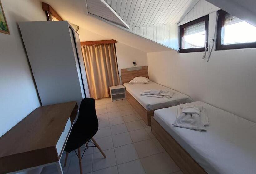 Семейный Номер Вид на Сад, Ianakiev Guest House