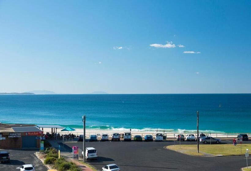 2 Bedroom Apartment with Views, Beaches International