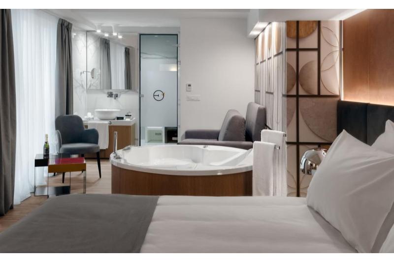 Номер Deluxe с Гидромассажем, Elia Ermou Athens