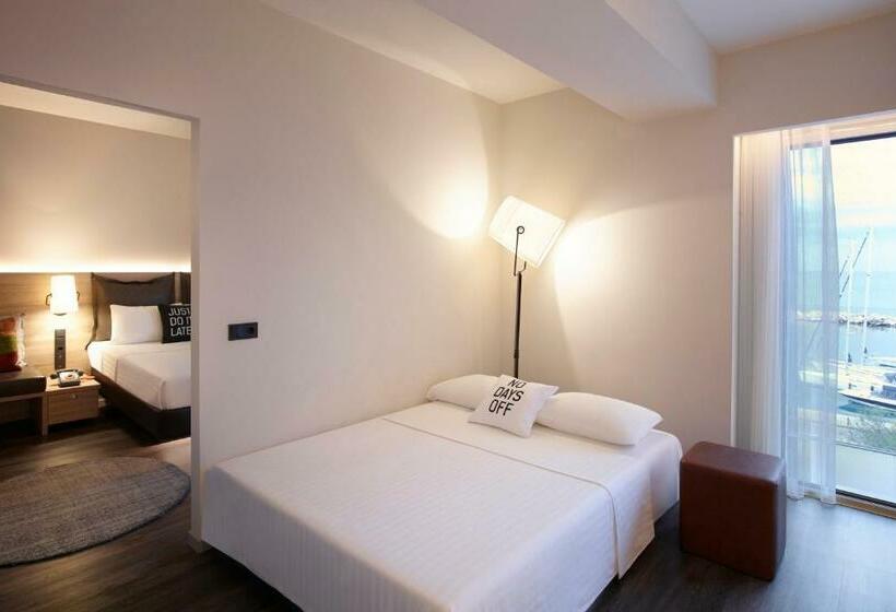 Семейный Номер, Moxy Patra Marina