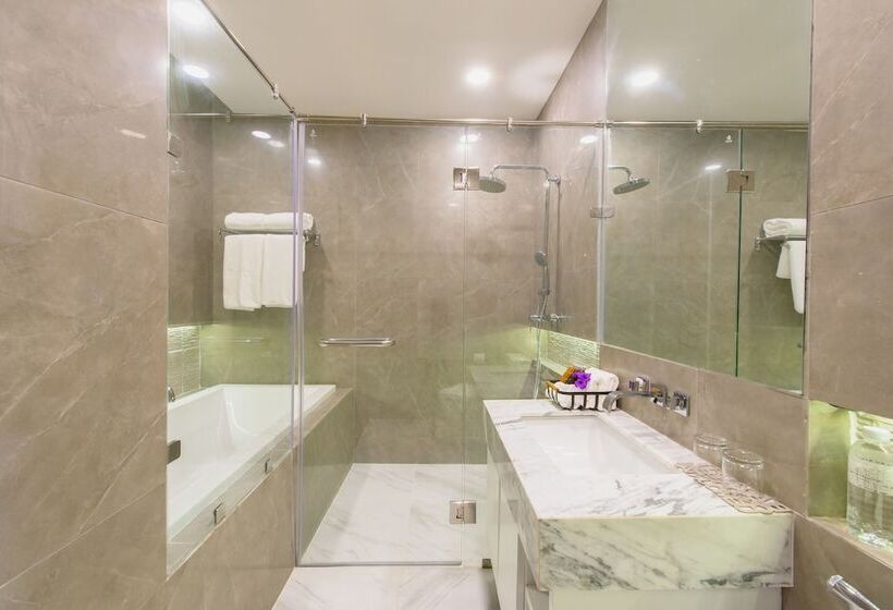Люкс, Parc Borough City Resort  Sha Extra Plus