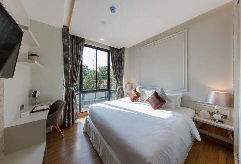 سوییت با چشم‌انداز استخر, Parc Borough City Resort  Sha Extra Plus