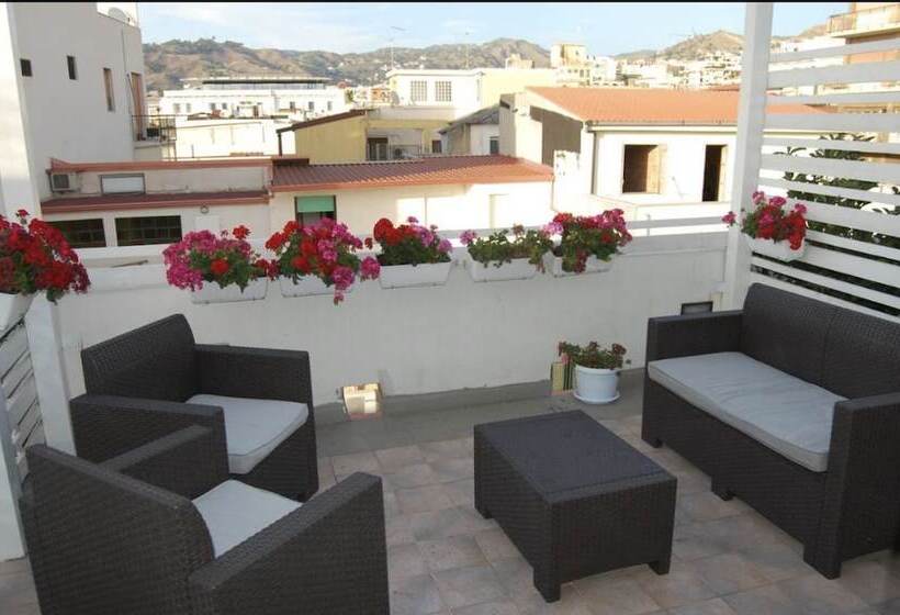 غرفة دور أخير, B&b H224
