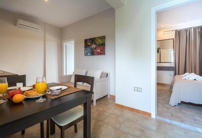 Люкс Deluxe Кровать Кинг, Memories Apartments