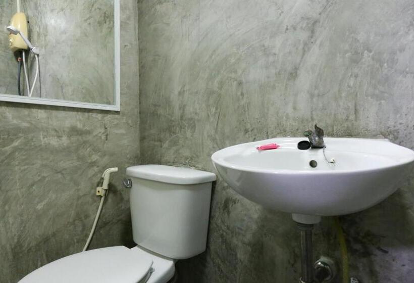 Deluxe Familjerum, Roomquest Amphawa Vaylasamran