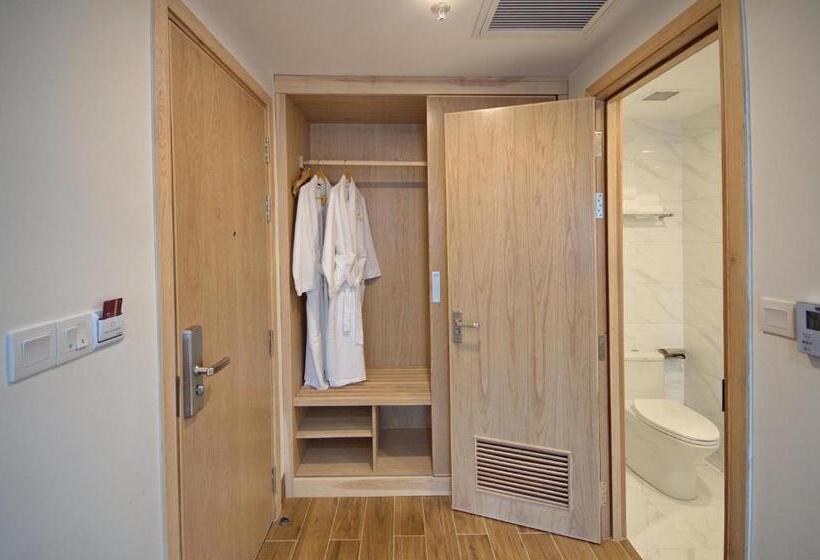 اتاق لوکس با چشم‌انداز دریا, Gibson Hotel Nha Trang